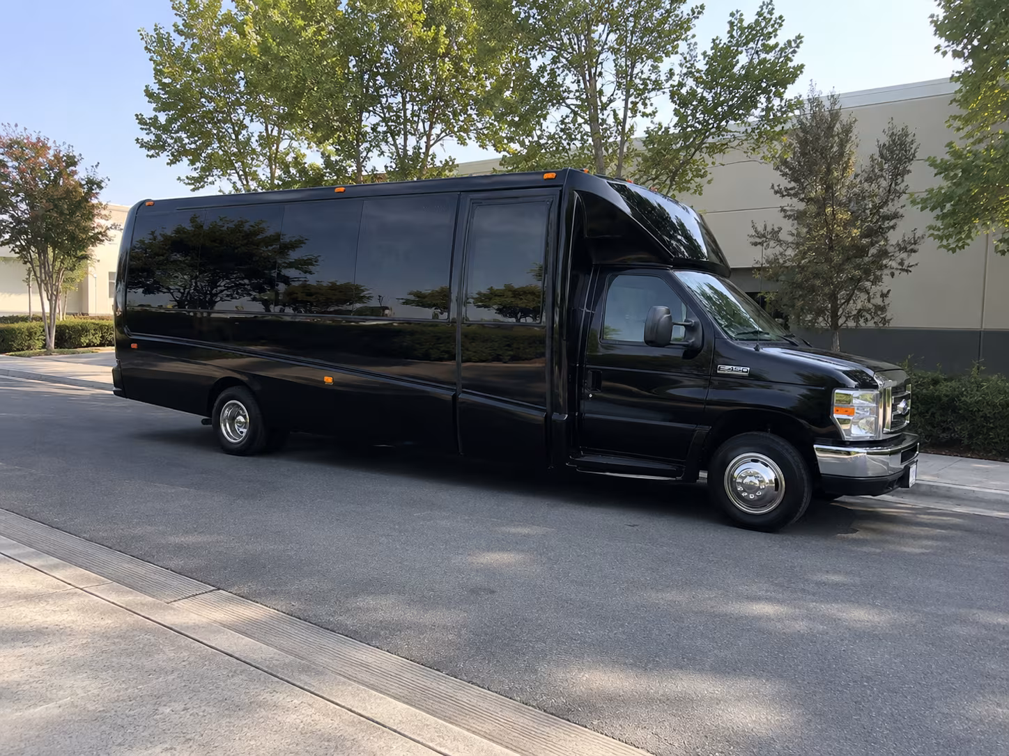 Plano Winery Tour & Pub Crawl Transportation party bus exterior